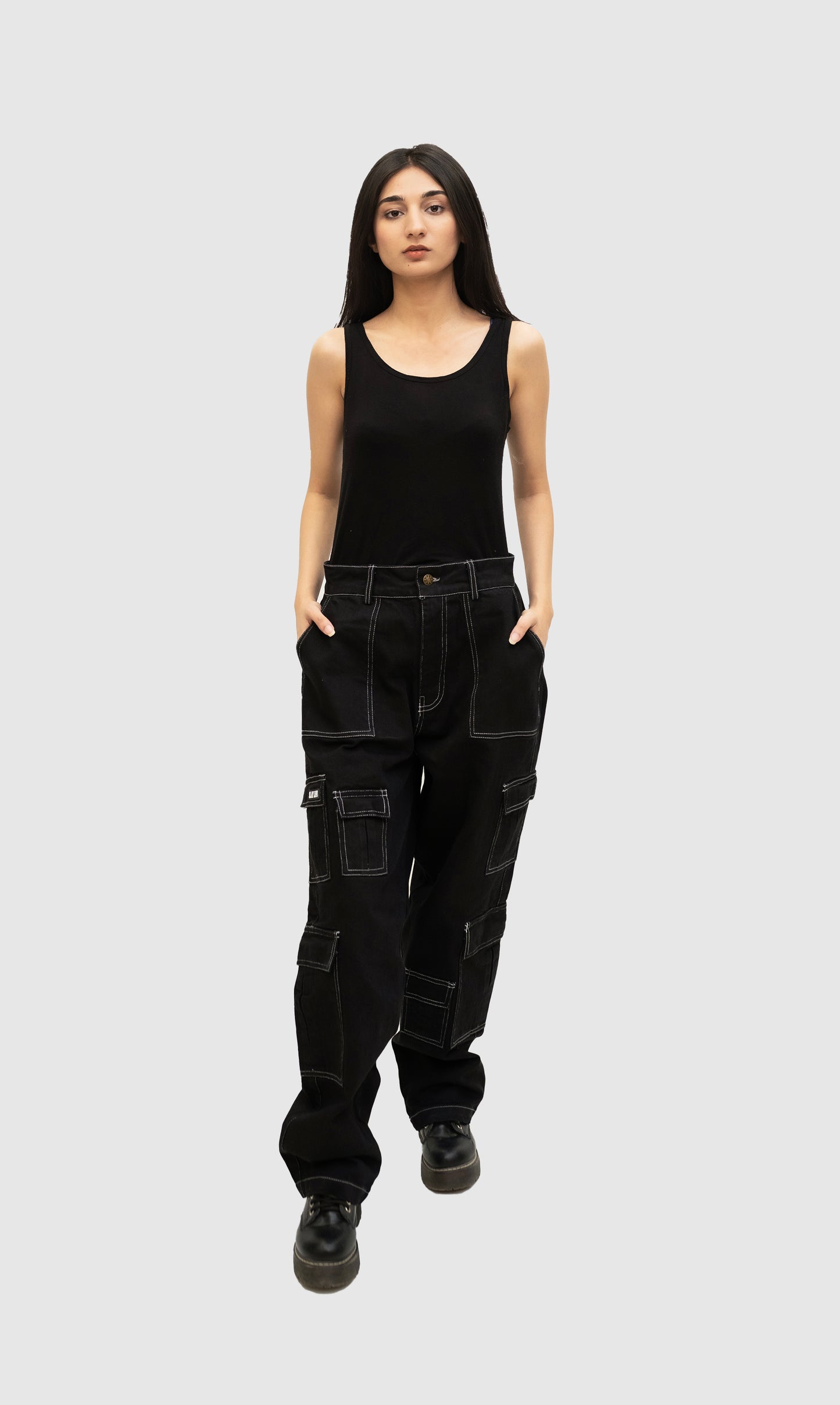 WHITE STITCHED BLACK CARGO PANT