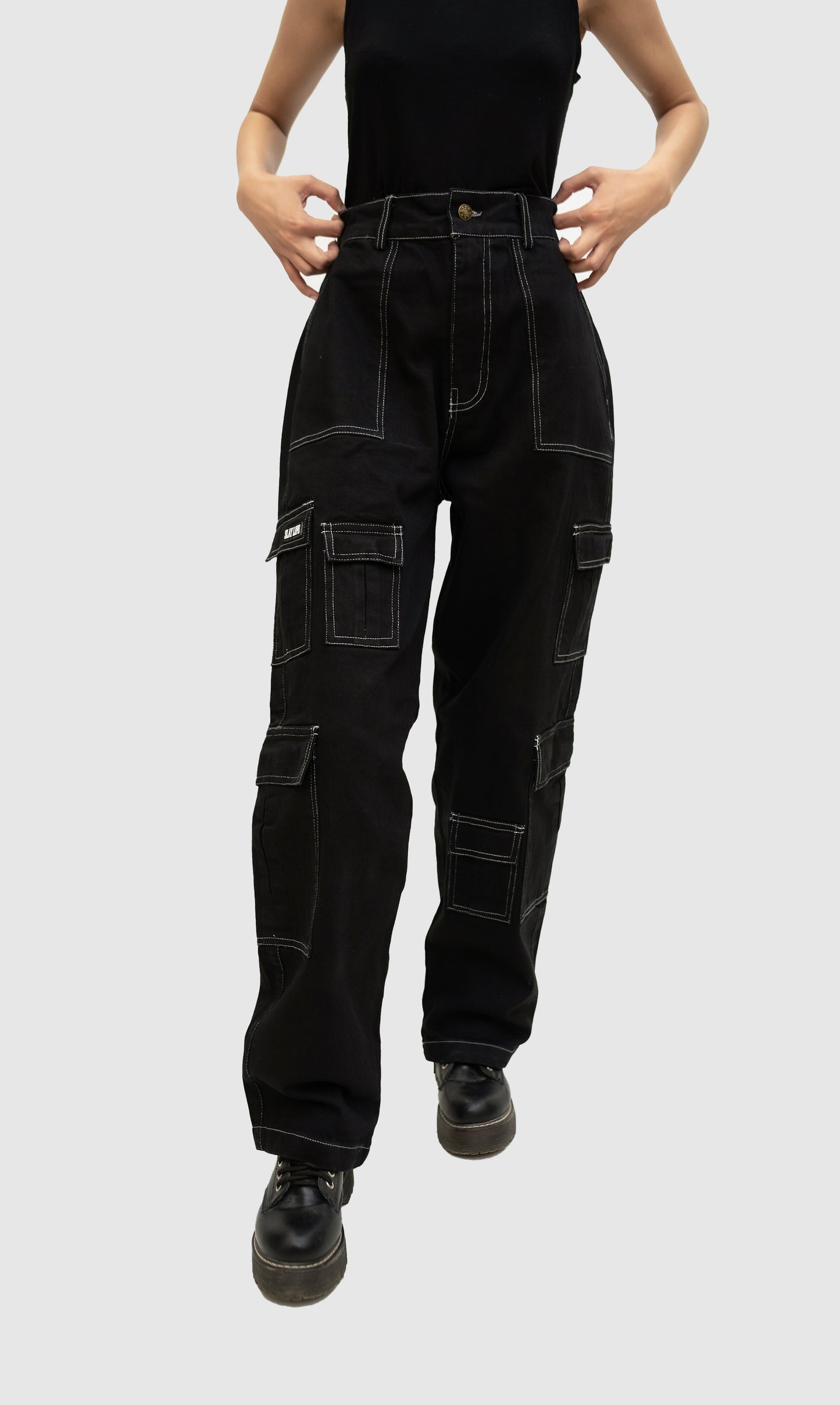 WHITE STITCHED BLACK CARGO PANT